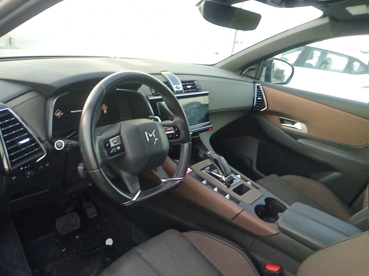 DS CROSSBACK
